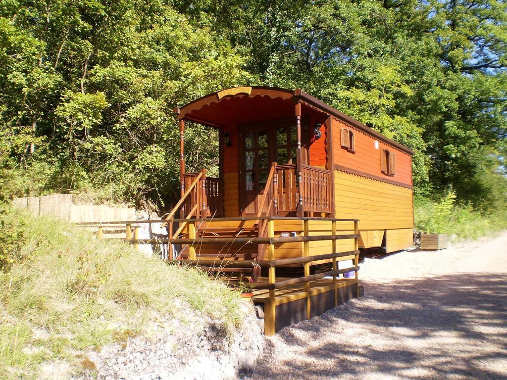 Les Roziers - Roulotte Bed & Breakfast Bagnac Екстериор снимка