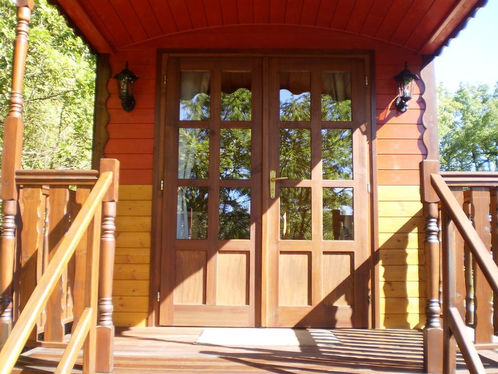 Les Roziers - Roulotte Bed & Breakfast Bagnac Стая снимка